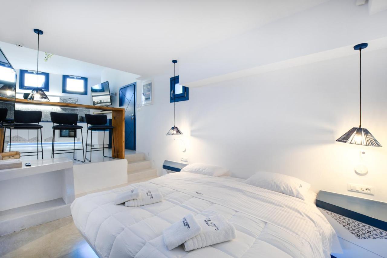 Blue White Residence Monólithos Eksteriør bilde